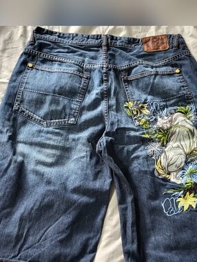 Embroidered Dark Blue Men’s Denim Shorts with Floral Rhino Accent